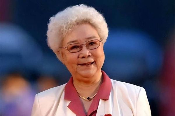 田华的属相是什么生肖（田华老师属相是什么生肖）