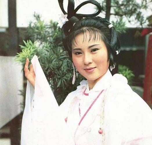 黄蓉什么生肖属相（黄蓉生肖到底是什么）