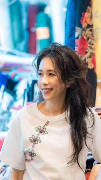 莫文蔚生肖属相（莫文蔚属什么生肖👉1970年属狗的你一定想知道）