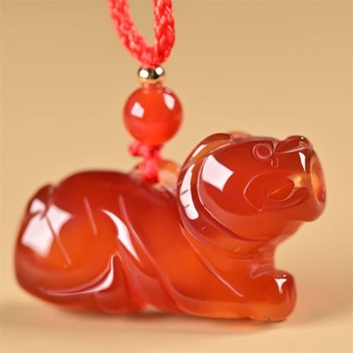 生肖属相玛瑙（生肖属相玛瑙怎么选）