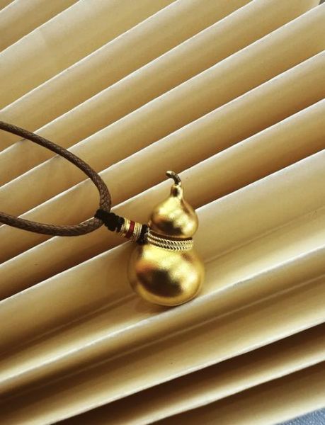 葫芦吊坠生肖属相（葫芦吊坠适合什么生肖戴？）