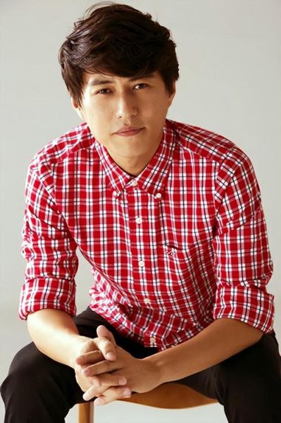 靳东什么生肖属相（靳东属什么生肖？一篇给你讲透）