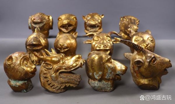 纯铜十二生肖属相（纯铜十二生肖属相摆件价格多少）