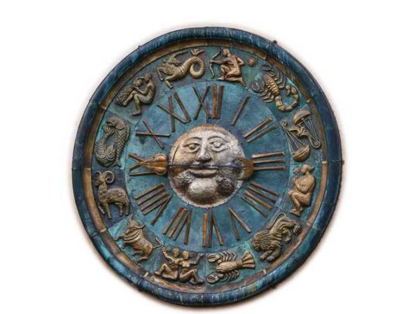 生肖鼠佩戴什么属相(生肖鼠佩戴什么属相最旺)