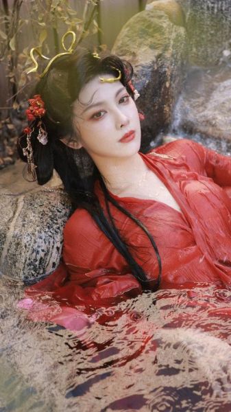 王伊瑶什么生肖属相（王伊瑶生肖属相是什么）