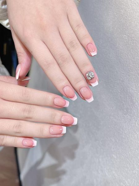 生肖马属相美甲（生肖马适合什么颜色的美甲）