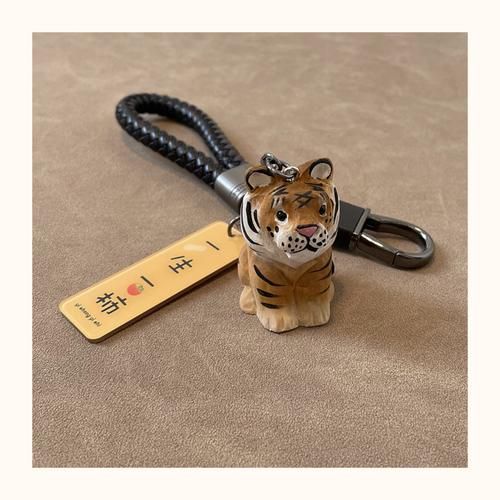 钥匙扣生肖属相（钥匙扣生肖属相礼物送男友怎么选）