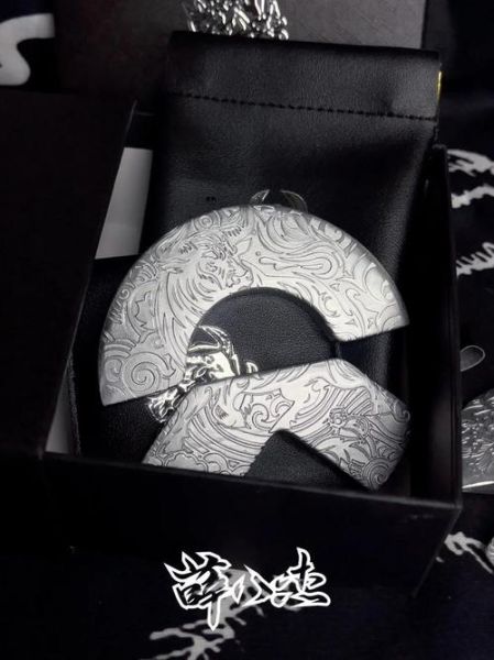 生肖属相车标贴（生肖车标贴怎么贴才吉利又防掉？）