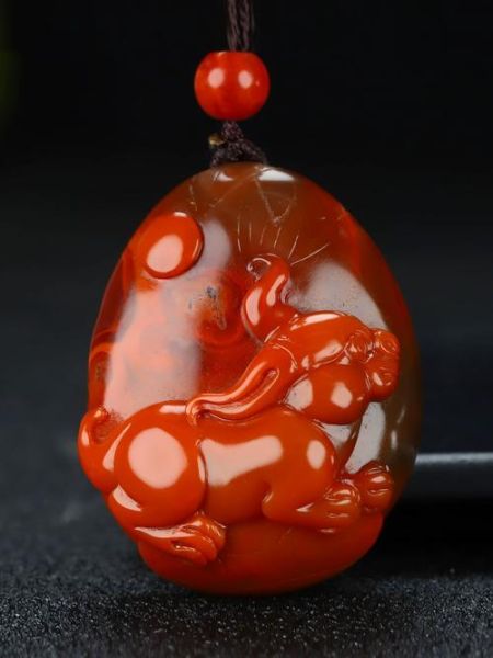 助生肖兔的属相（属兔戴什么生肖吊坠最旺运）