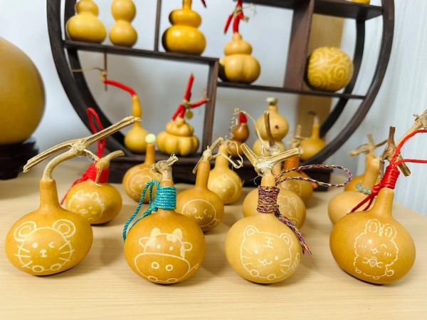 十二生肖属相葫芦（十二生肖属相葫芦摆放方位新手必看）