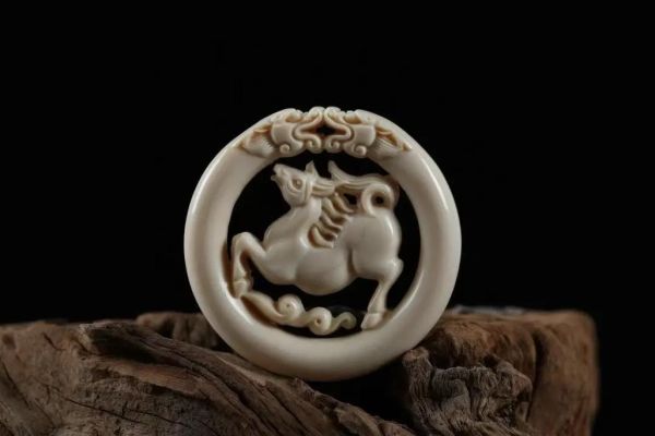 生肖属相牌圆形是什么（生肖属相牌圆形是什么东西）