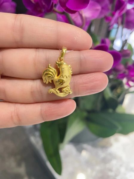 属相鸡佩戴什么生肖好呢（属鸡佩戴什么生肖最好？）