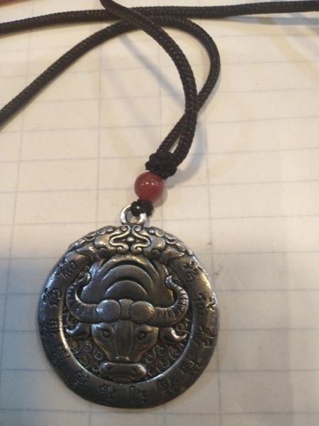 生肖银吊坠本命属相(生肖银吊坠怎么选本命属相)