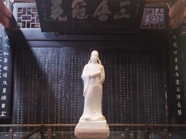 李白准确生肖属相是（李白准确生肖属相是什么）