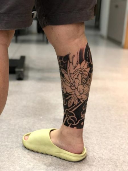 小腿纹身属相是什么生肖(小腿纹身属相图案选哪种生肖最旺)