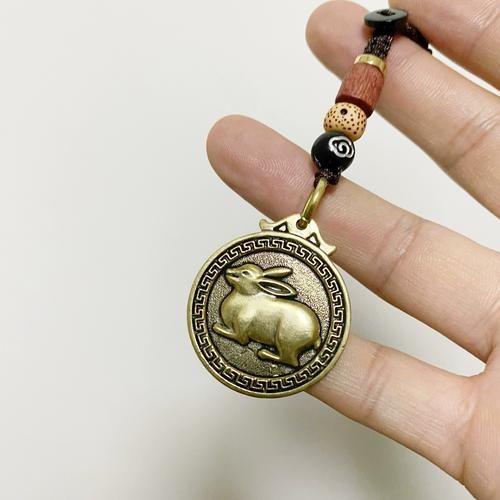 十二生肖属相福牌（十二生肖福牌戴哪里最好？新手选款指南）