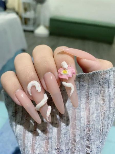 生肖属相美甲图片（2024蛇年属相美甲图片教程）