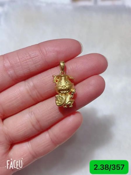 买黄金生肖属相（买黄金生肖属相吊坠怎么选款式）