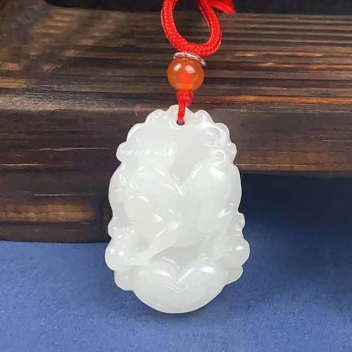 属相吊坠 生肖 玉（属相吊坠玉怎么选？新手别踩坑）