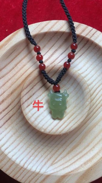 生肖属相和田玉（生肖属相和田玉怎么挑适合自己的？）