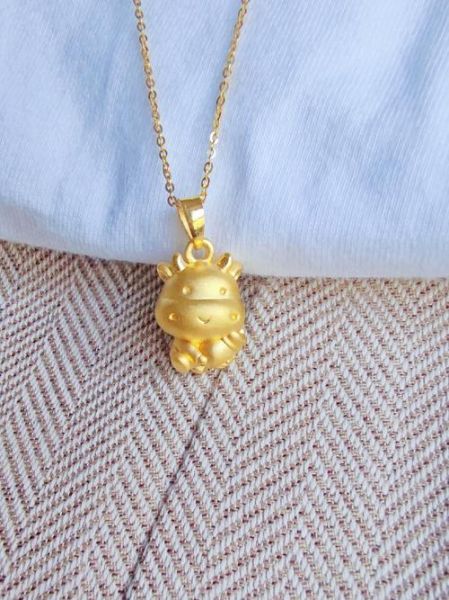 生肖牛适合佩戴什么属相（生肖牛戴什么生肖吊坠好？属相搭配指南👀）