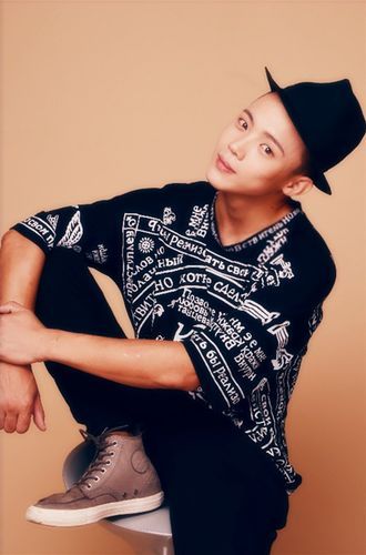 唱歌明星生肖属相大全（12生肖歌手有谁 谁属龙）