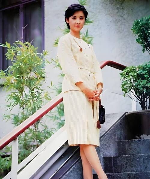 朱琳是啥属相的生肖（朱琳生肖属相：1952年出生属龙🐲）