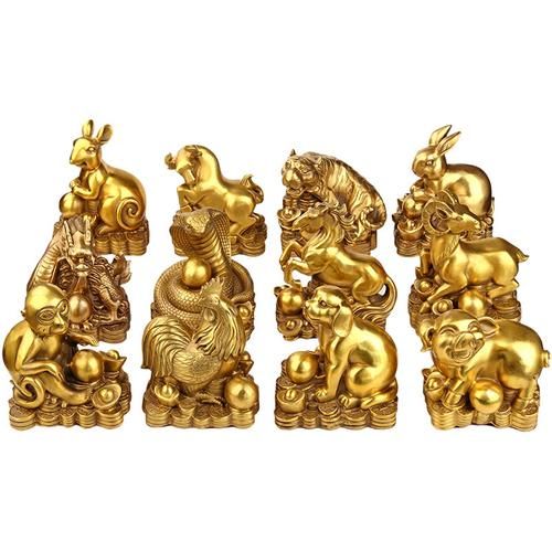 属相十二生肖摆设（客厅放十二生肖摆件哪个方位最旺财运）