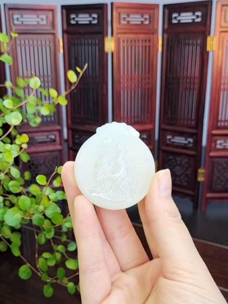 佩戴生肖属相的玉(佩戴生肖属相的玉到底好不好)