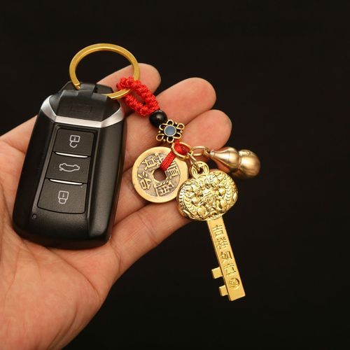汽车钥匙生肖属相挂件（汽车钥匙生肖挂件怎么选最旺运？）