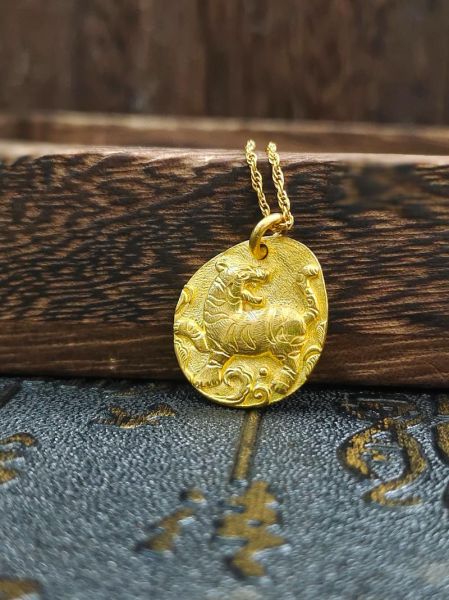 生肖虎佩戴什么属相（属虎适合戴什么生肖饰品招财）